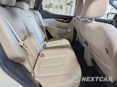 Zdjęcie 10 z 12 samochodu: 2019 NISSAN ROGUE SPORT SL VIN:JN1BJ1CR6KW621655 - miniatura
