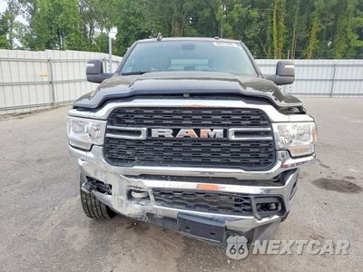 Piąte zdjęcie samochodu w środku: 2024 RAM 2500 BIG HORN VIN:3C6UR5DJ8RG353870 - miniatura