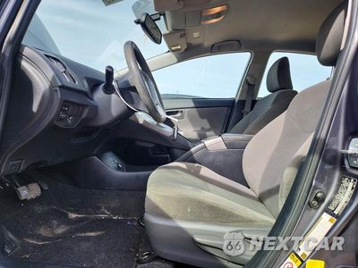 Zdjęcie 7 z 12 samochodu: 2012 TOYOTA PRIUS FOUR VIN:JTDKN3DU6C1603803 - miniatura