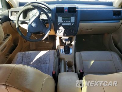 Zdjęcie 8 z 12 samochodu: 2007 VOLKSWAGEN JETTA WOLFSBURG VIN:3VWEG71K57M115790 - miniatura
