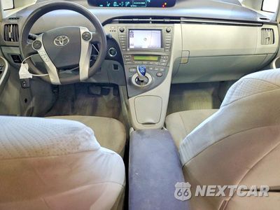 Zdjęcie 8 z 13 samochodu: 2011 TOYOTA PRIUS THREE VIN:JTDKN3DU4B0278864 - miniatura