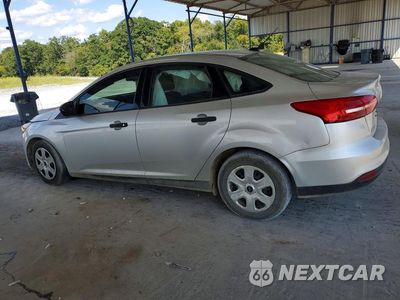 Drugie zdjęcie samochodu z przodu: 2018 FORD FOCUS S VIN:1FADP3E28JL274741 - miniatura