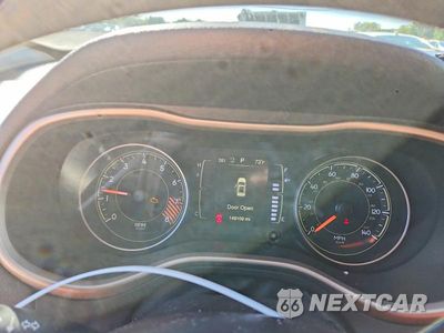 Zdjęcie 9 z 13 samochodu: 2015 JEEP CHEROKEE LATITUDE VIN:1C4PJMCS1FW534372 - miniatura