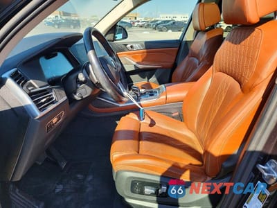 Zdjęcie 7 z 13 samochodu: 2020 BMW X7 XDRIVE40I VIN:5UXCW2C09L9B48538 - miniatura