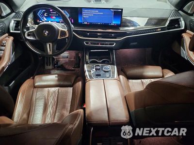Zdjęcie 8 z 13 samochodu: 2025 BMW X7 M60I VIN:5UX33EM09S9W47716 - miniatura