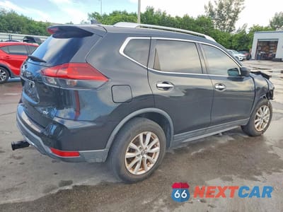 Trzecie zdjęcie samochodu z tyłu: 2020 NISSAN ROGUE SV VIN:KNMAT2MTXLP539345 - miniatura