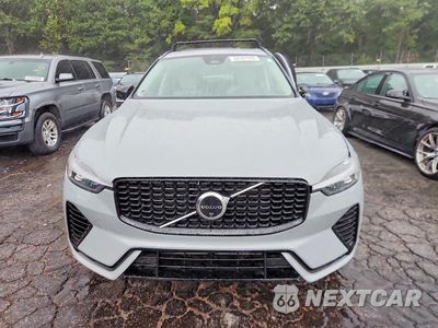 Piąte zdjęcie samochodu w środku: 2025 VOLVO XC60 PLUS VIN:YV4H60RC7S1209759 - miniatura