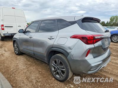 Drugie zdjęcie samochodu z przodu: 2023 KIA SELTOS LX VIN:KNDEPCAA2P7429619 - miniatura
