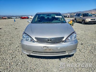Piąte zdjęcie samochodu w środku: 2006 TOYOTA CAMRY LE VIN:4T1BE30K86U647868 - miniatura