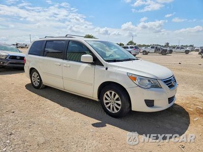 Czwarte zdjęcie samochodu z boku: 2013 VOLKSWAGEN ROUTAN SE VIN:2C4RVABG8CR390753 - miniatura