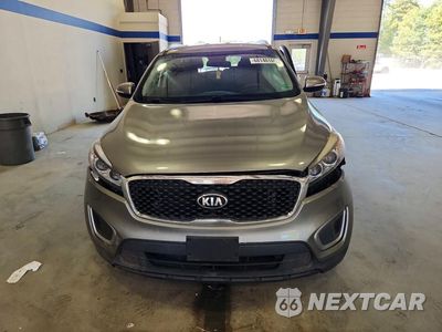 Piąte zdjęcie samochodu w środku: 2016 KIA SORENTO LX V6 VIN:5XYPGDA59GG180062 - miniatura