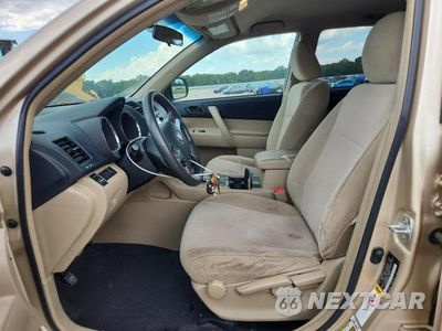 Zdjęcie 7 z 12 samochodu: 2013 TOYOTA HIGHLANDER BASE VIN:5TDZA3EHXDS038827 - miniatura