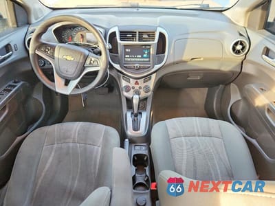 Zdjęcie 8 z 13 samochodu: 2017 CHEVROLET SONIC LT VIN:1G1JD5SBXH4122947 - miniatura