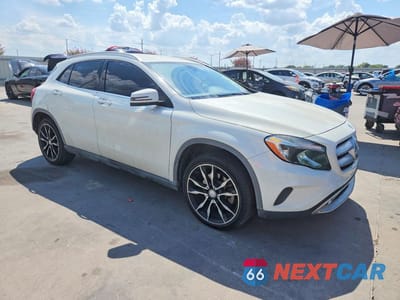 Czwarte zdjęcie samochodu z boku: 2016 MERCEDES-BENZ GLA 250 VIN:WDCTG4EB9GJ222299 - miniatura