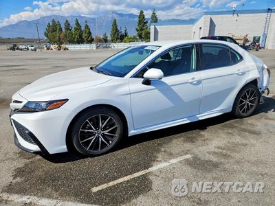 2024 TOYOTA CAMRY SE 4T1G11AK8RU879038 - główne zdjęcie licytacji z USA - miniatura