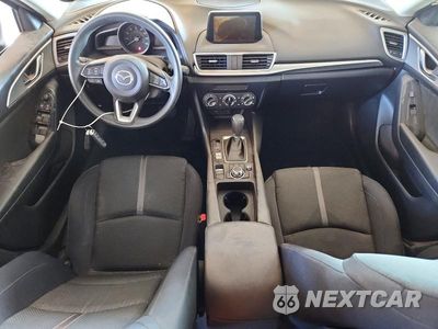 Zdjęcie 8 z 12 samochodu: 2017 MAZDA 3 SPORT VIN:3MZBN1U75HM146682 - miniatura