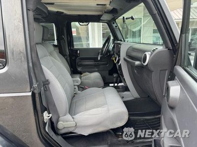 Piąte zdjęcie samochodu w środku: 2008 JEEP WRANGLER SAHARA VIN:1J4FA54118L536421 - miniatura