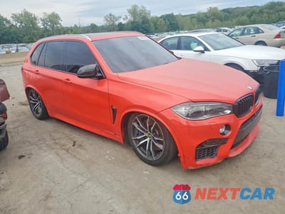 Czwarte zdjęcie samochodu z boku: 2016 BMW X5 M VIN:5YMKT6C59G0R78797 - miniatura