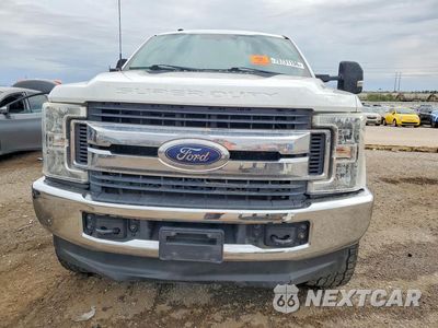 Piąte zdjęcie samochodu w środku: 2019 FORD F350 SUPER DUTY VIN:1FT8W3BTXKEF38883 - miniatura