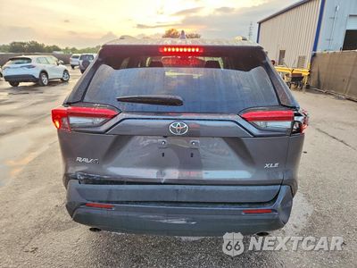Zdjęcie 6 z 13 samochodu: 2021 TOYOTA RAV4 XLE VIN:2T3W1RFV3MC097602 - miniatura