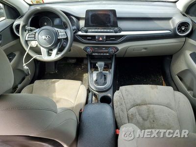 Zdjęcie 8 z 12 samochodu: 2019 KIA FORTE LXS VIN:3KPF24AD4KE060127 - miniatura
