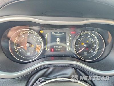 Zdjęcie 9 z 13 samochodu: 2014 JEEP CHEROKEE LATITUDE VIN:1C4PJLCS0EW105250 - miniatura