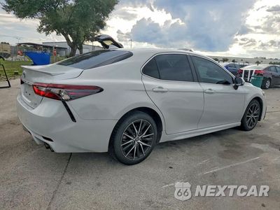 Trzecie zdjęcie samochodu z tyłu: 2024 TOYOTA CAMRY SE VIN:4T1G11AK2RU249953 - miniatura