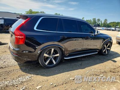 Trzecie zdjęcie samochodu z tyłu: 2016 VOLVO XC90 T6 VIN:YV4A22PM3G1040769 - miniatura
