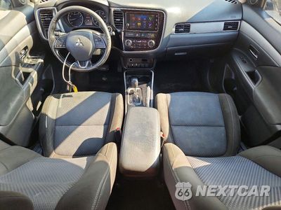 Zdjęcie 8 z 13 samochodu: 2018 MITSUBISHI OUTLANDER SE VIN:JA4AD3A37JJ003941 - miniatura
