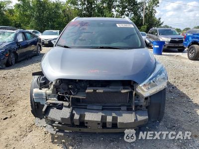 Piąte zdjęcie samochodu w środku: 2020 NISSAN KICKS SV VIN:3N1CP5CV8LL482689 - miniatura