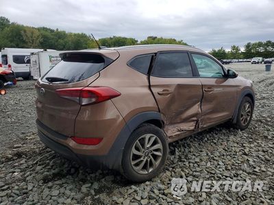 Trzecie zdjęcie samochodu z tyłu: 2017 HYUNDAI TUCSON SE VIN:KM8J33A42HU389240 - miniatura