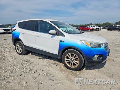 Czwarte zdjęcie samochodu z boku: 2017 FORD ESCAPE SE VIN:1FMCU0GD6HUB89120 - miniatura