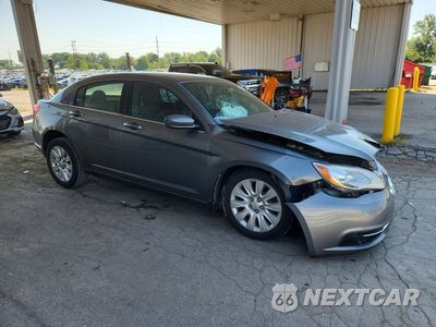 Czwarte zdjęcie samochodu z boku: 2013 CHRYSLER 200 LX VIN:1C3CCBAB1DN583157 - miniatura