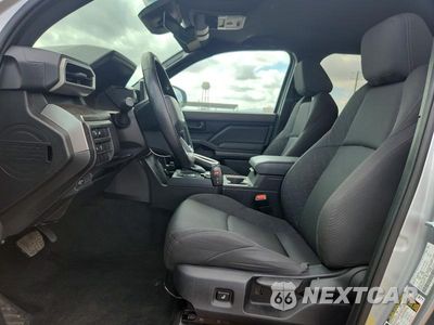 Zdjęcie 7 z 12 samochodu: 2025 TOYOTA TACOMA SR5 VIN:3TMLB5JN7SM151979 - miniatura