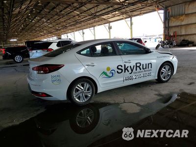 Trzecie zdjęcie samochodu z tyłu: 2020 HYUNDAI ELANTRA SEL VIN:5NPD84LF4LH576618 - miniatura