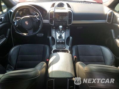Zdjęcie 8 z 13 samochodu: 2013 PORSCHE CAYENNE GTS VIN:WP1AD2A23DLA79770 - miniatura