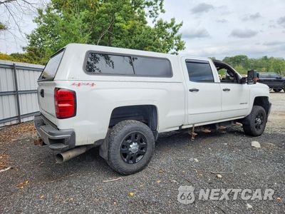 Trzecie zdjęcie samochodu z tyłu: 2016 CHEVROLET SILVERADO K2500 HEAVY DUTY VIN:1GC1KUE80GF164232 - miniatura