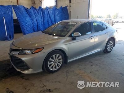 2018 TOYOTA CAMRY LE 4T1B11HK0JU647487 - główne zdjęcie licytacji z USA - miniatura