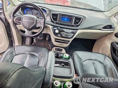 Zdjęcie 8 z 13 samochodu: 2020 CHRYSLER PACIFICA TOURING L VIN:2C4RC1BGXLR117884 - miniatura