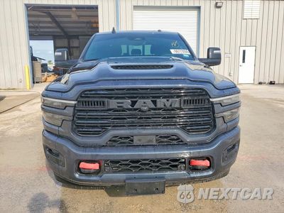 Piąte zdjęcie samochodu w środku: 2025 RAM 2500 LARAMIE VIN:3C63R5NL5SG579754 - miniatura