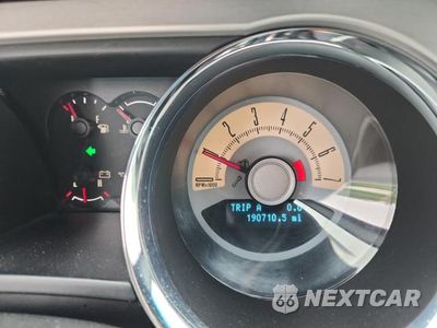 Zdjęcie 9 z 12 samochodu: 2010 FORD MUSTANG VIN:1ZVBP8AN2A5127167 - miniatura