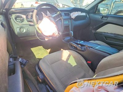 Zdjęcie 8 z 12 samochodu: 2014 FORD MUSTANG VIN:1ZVBP8EM6E5205571 - miniatura
