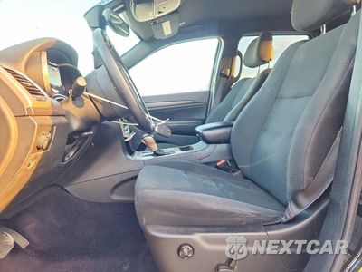 Zdjęcie 7 z 14 samochodu: 2017 JEEP GRAND CHEROKEE LAREDO VIN:1C4RJEAG0HC647487 - miniatura