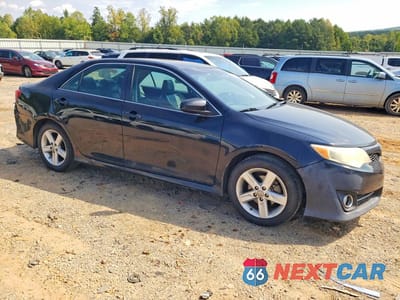Czwarte zdjęcie samochodu z boku: 2013 TOYOTA CAMRY SE VIN:4T1BF1FK5DU256022 - miniatura