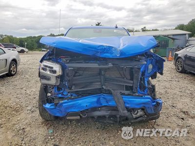 Piąte zdjęcie samochodu w środku: 2025 CHEVROLET SILVERADO K1500 RST VIN:1GCUKEED6SZ321107 - miniatura