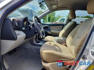 Zdjęcie 7 z 13 samochodu: 2008 TOYOTA RAV4 BASE VIN:JTMBD33V486087786 - miniatura