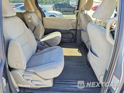 Zdjęcie 11 z 13 samochodu: 2016 TOYOTA SIENNA LE VIN:5TDKK3DC5GS761980 - miniatura