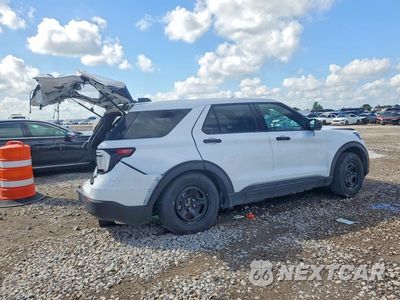Trzecie zdjęcie samochodu z tyłu: 2025 FORD EXPLORER POLICE INTERCEPTOR VIN:1FM5K8AW2SGC23812 - miniatura