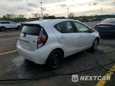 Trzecie zdjęcie samochodu z tyłu: 2015 TOYOTA PRIUS C ONE VIN:JTDKDTB35F1582248 - miniatura