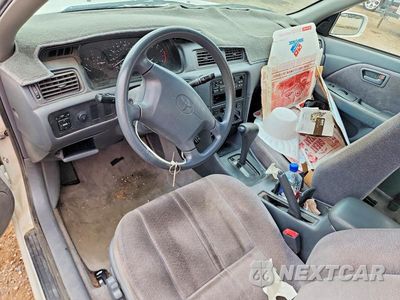 Zdjęcie 8 z 12 samochodu: 1998 TOYOTA CAMRY LE VIN:JT2BG22K1W0229397 - miniatura